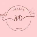 Logotipo Alaska Doces: monograma AD dentro de um círculo orgânico com ilustrações de tigela e chapéu de confeiteiro